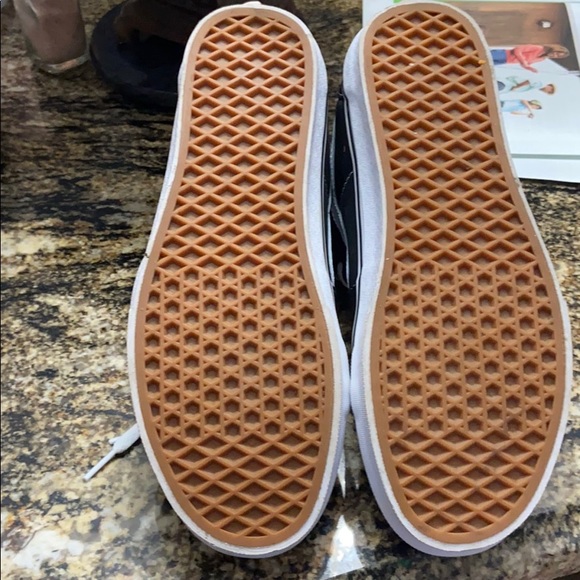 Vans - Picture 4 of 6